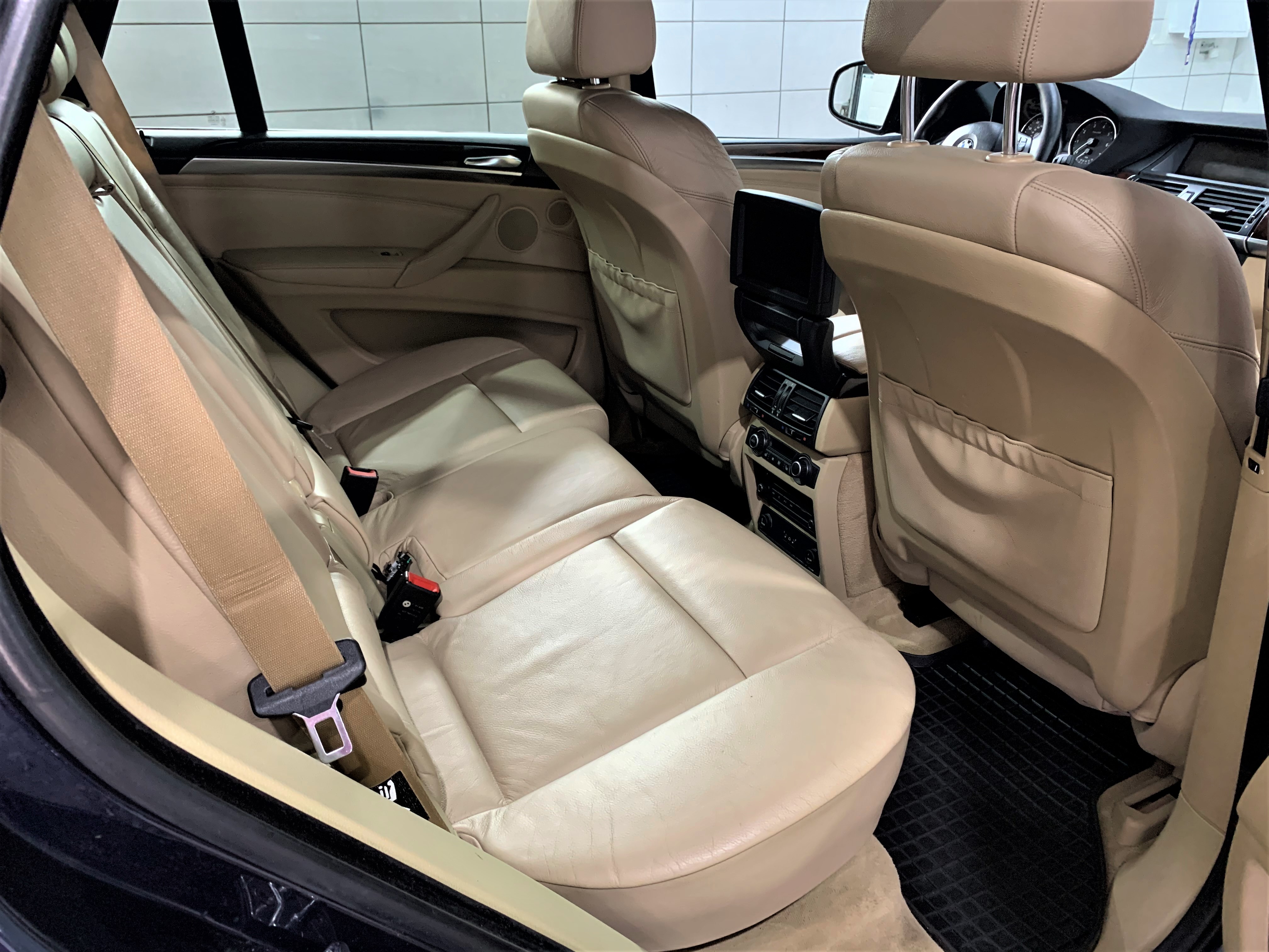 bmw x5 salona kimiska tirisana