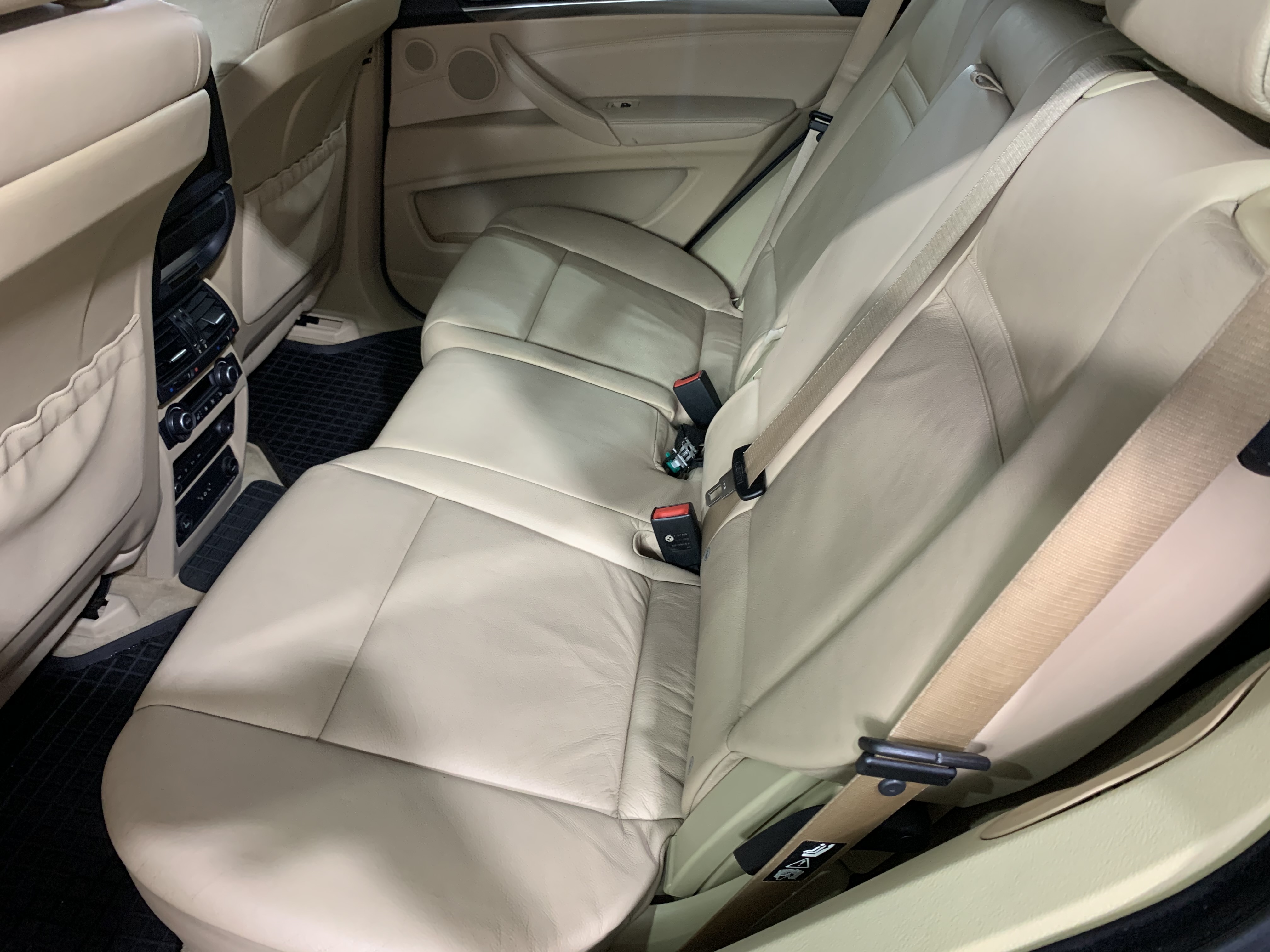 bmw x5 salona kimiska tirisana