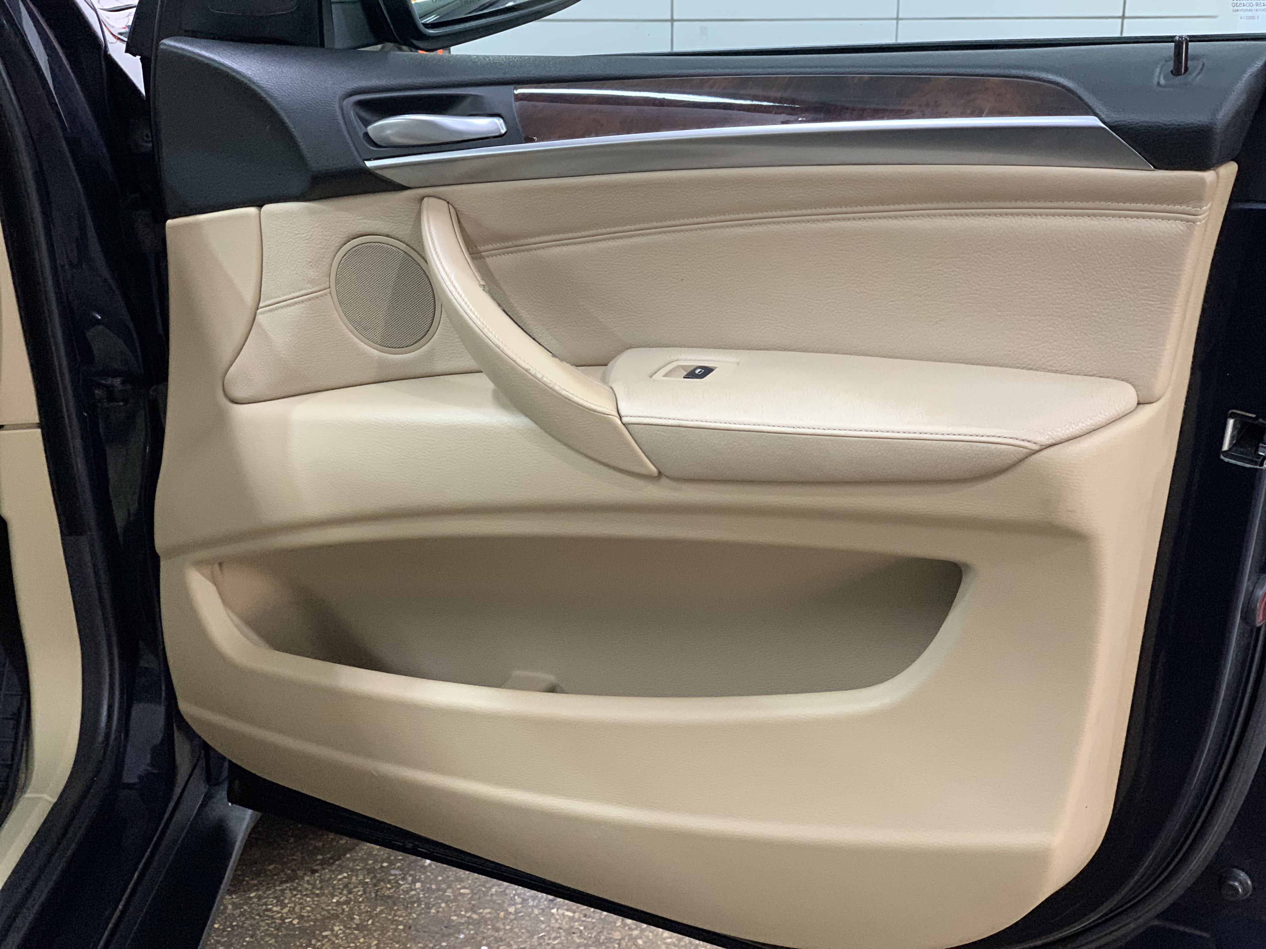 bmw x5 salona kimiska tirisana