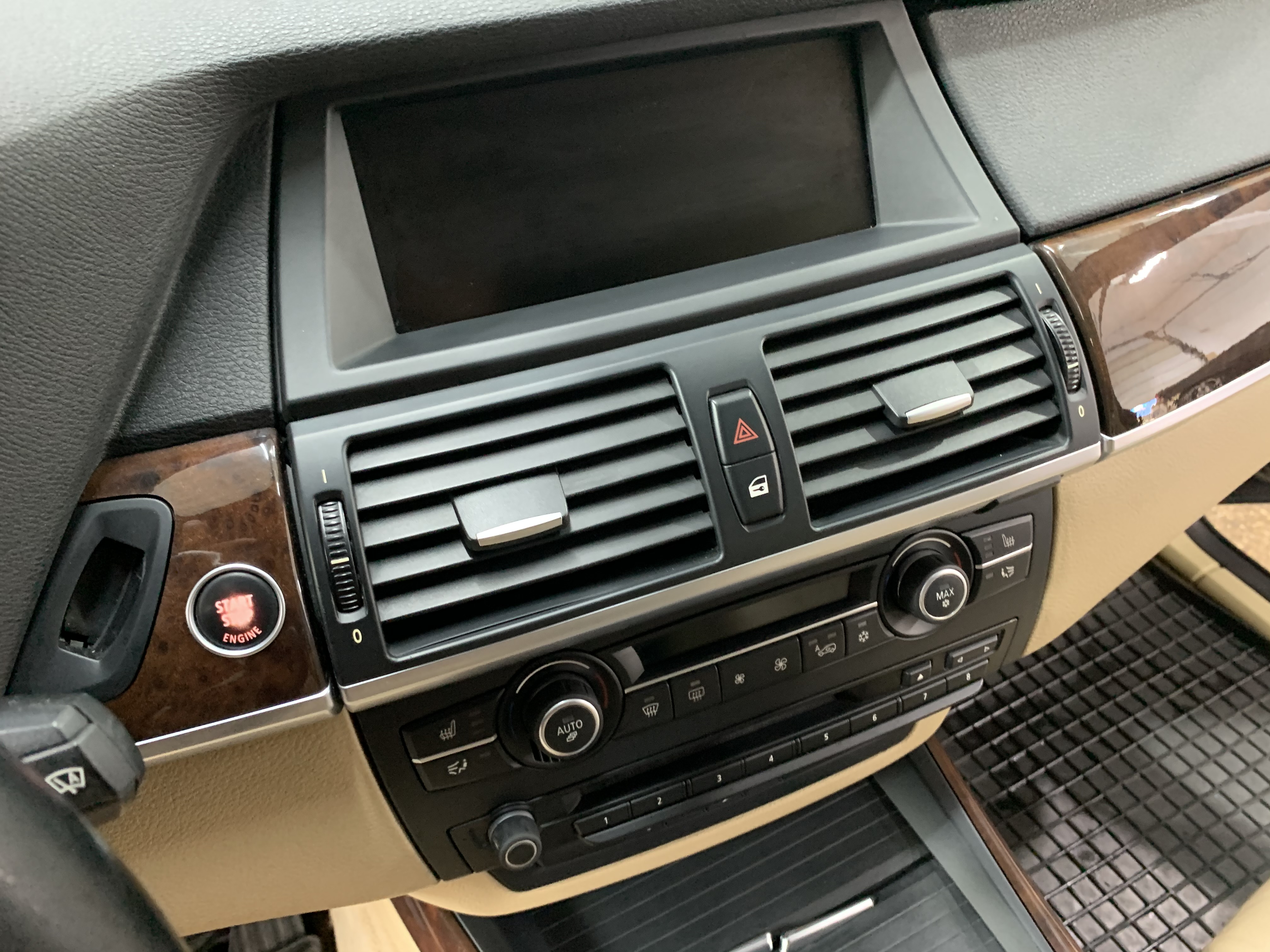 bmw x5 salona kimiska tirisana