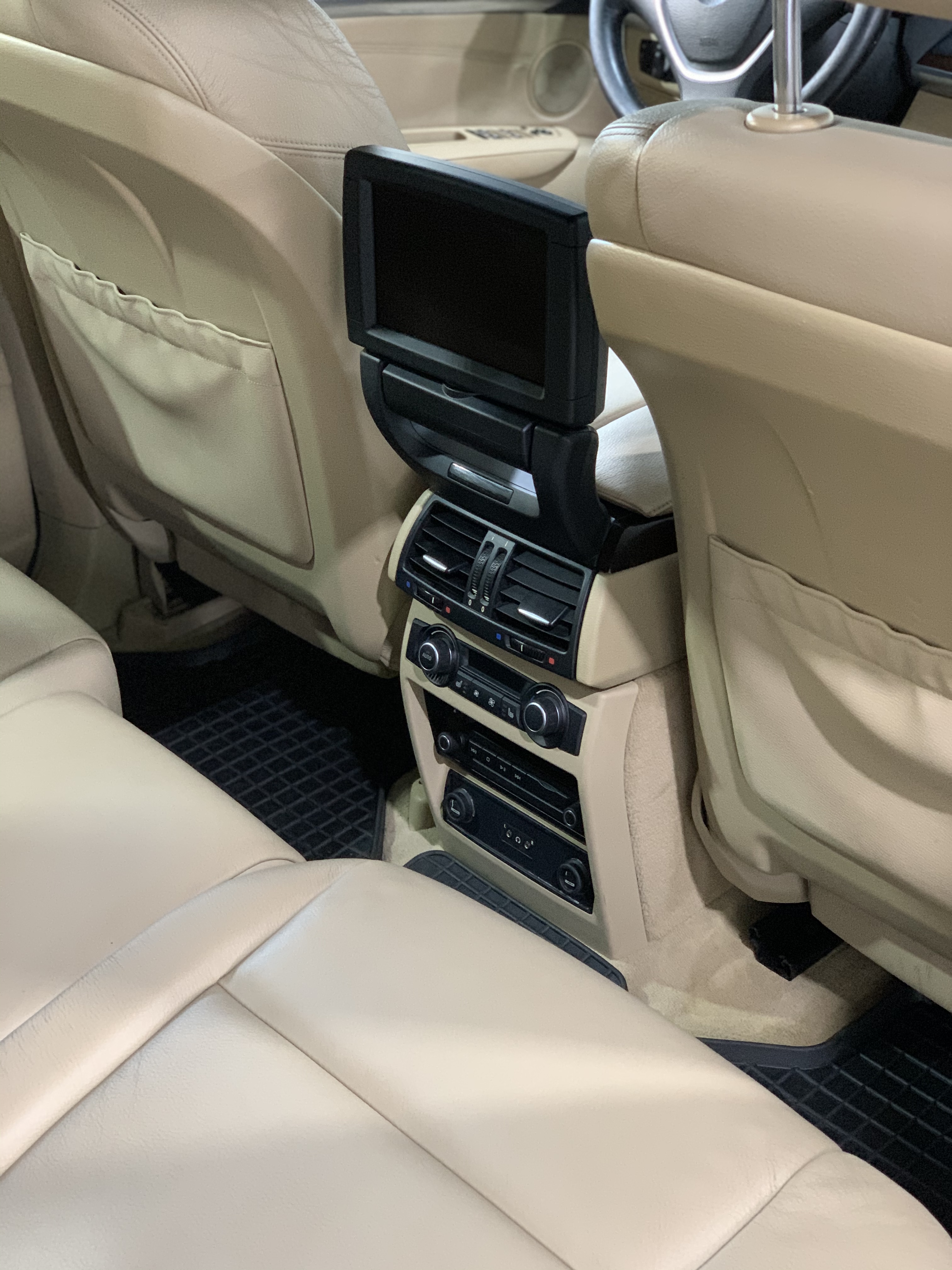 bmw x5 salona kimiska tirisana