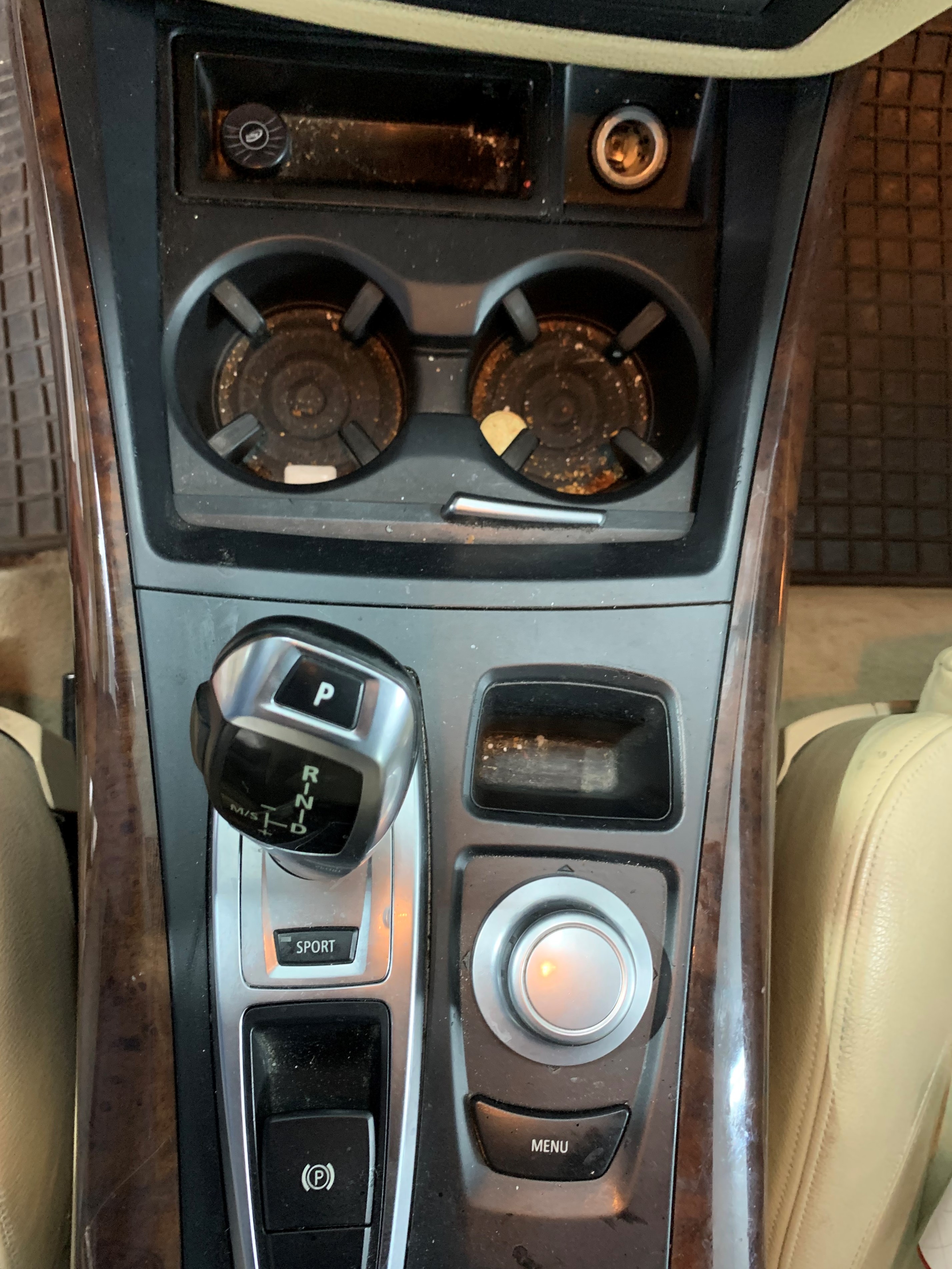 bmw x5 salona kimiska tirisana